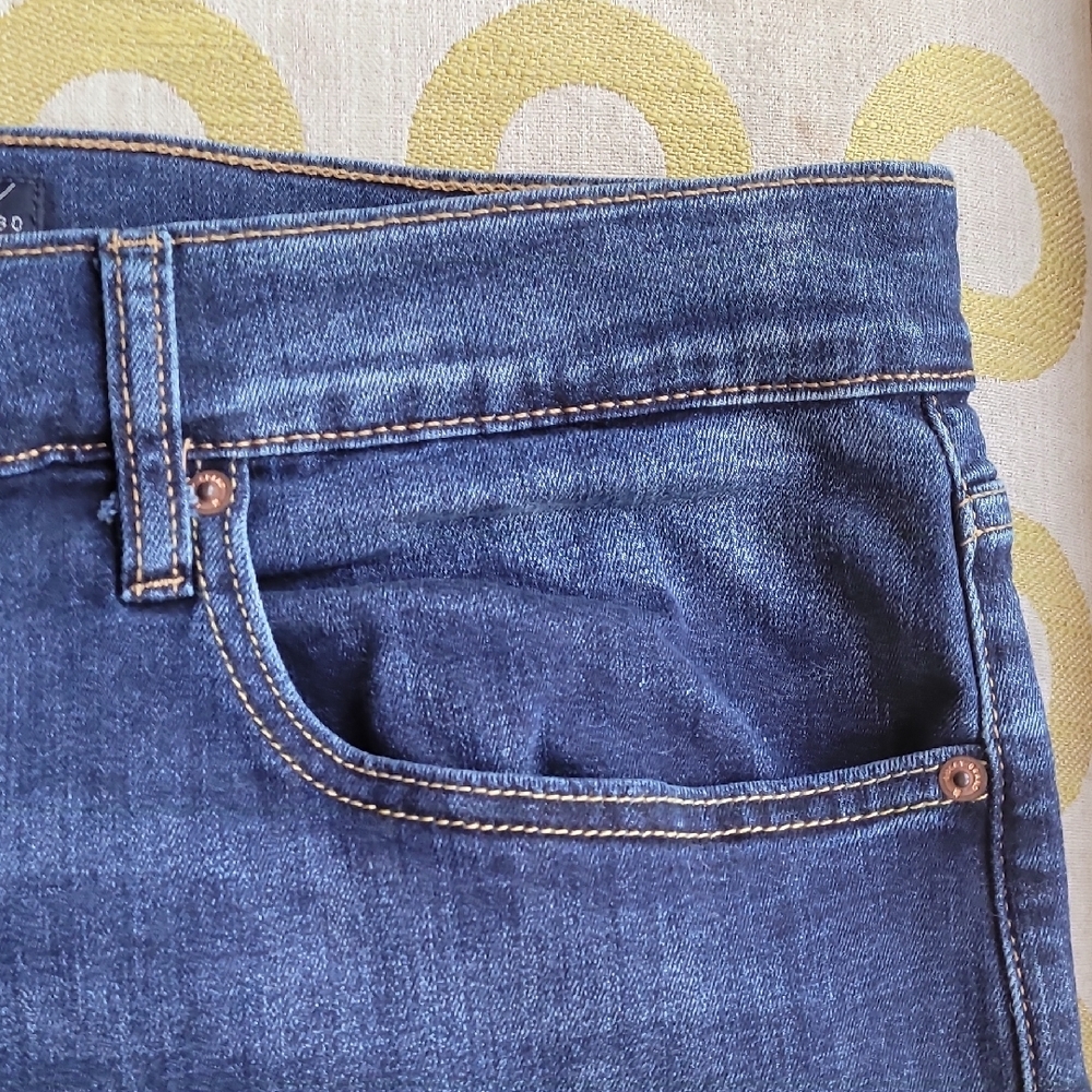 Lucky Brand Blue Jeans - Picture 6 of 16